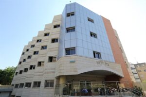 בית הורים הדקל – בית אבות בפתח תקווה - תמונה 1